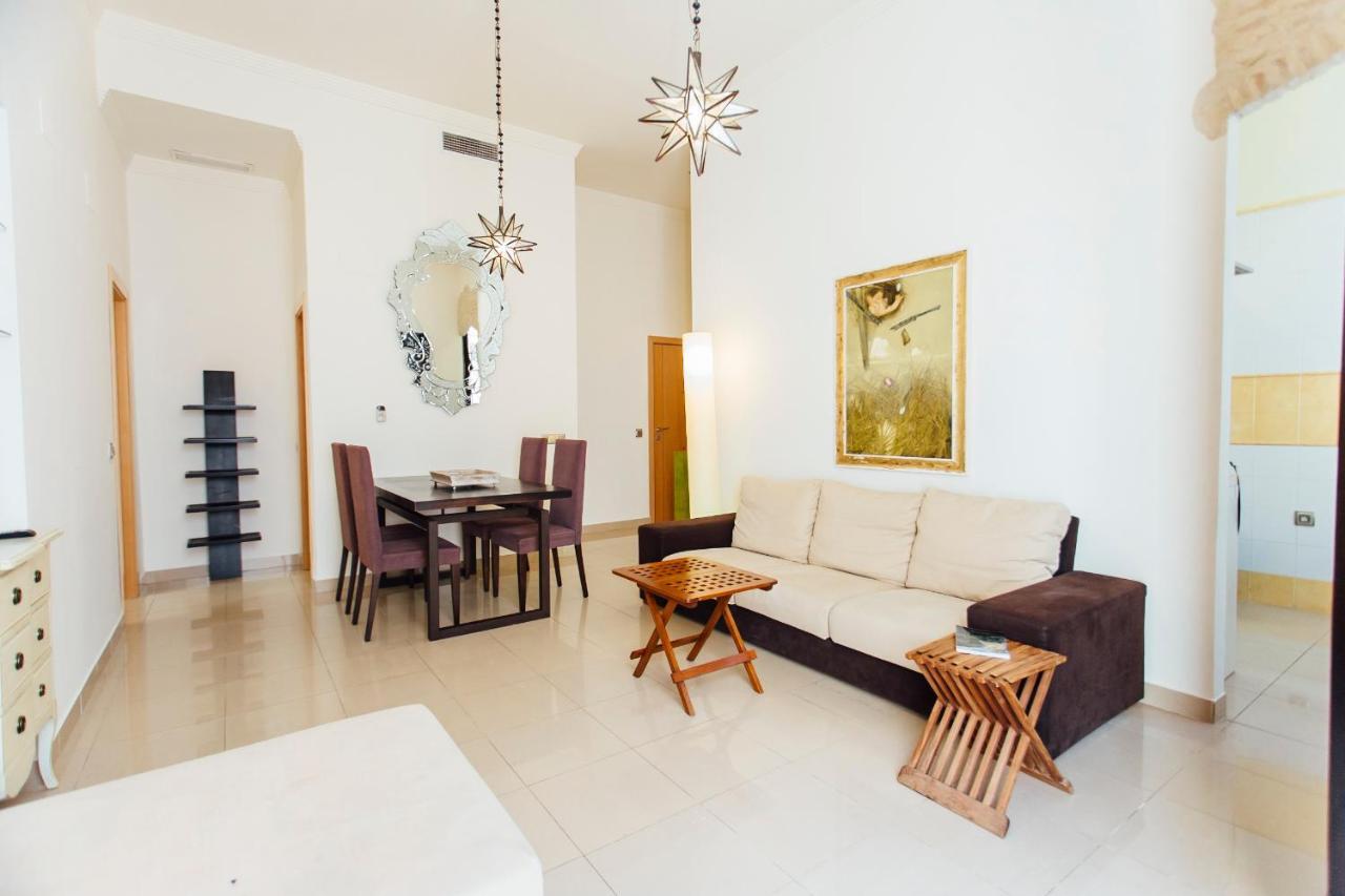 Bright And Central- 2Bd 1Bth- Malhara Seville Luaran gambar