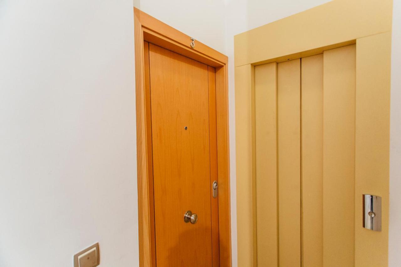 Bright And Central- 2Bd 1Bth- Malhara Seville Luaran gambar